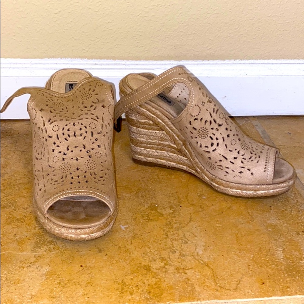 Tan wedges